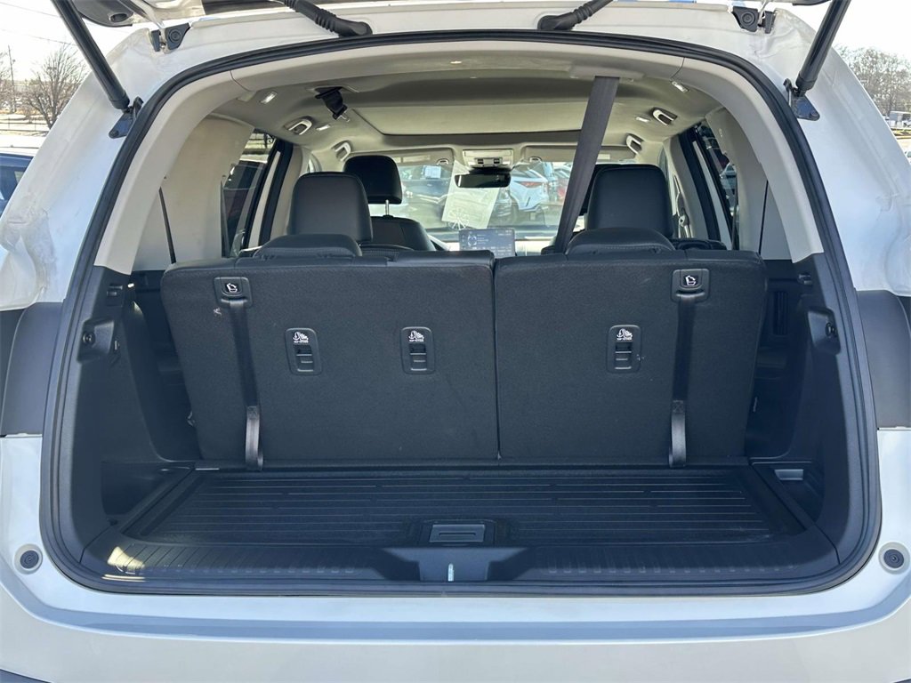 Certified 2025 Honda Pilot Touring image 8