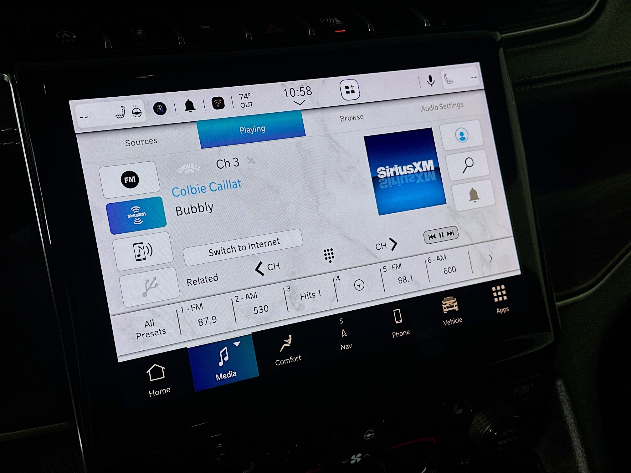 Used 2023 Jeep Grand Cherokee L Limited w/ Black Appearance Package image 21