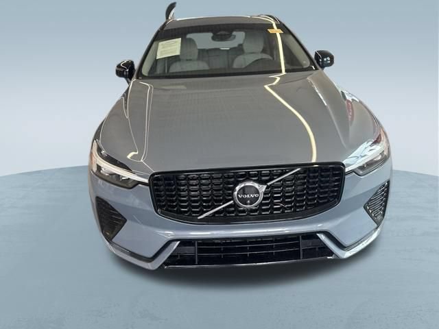 Used 2023 Volvo XC60 B5 Plus w/ Protection Package Premier FWD image 14