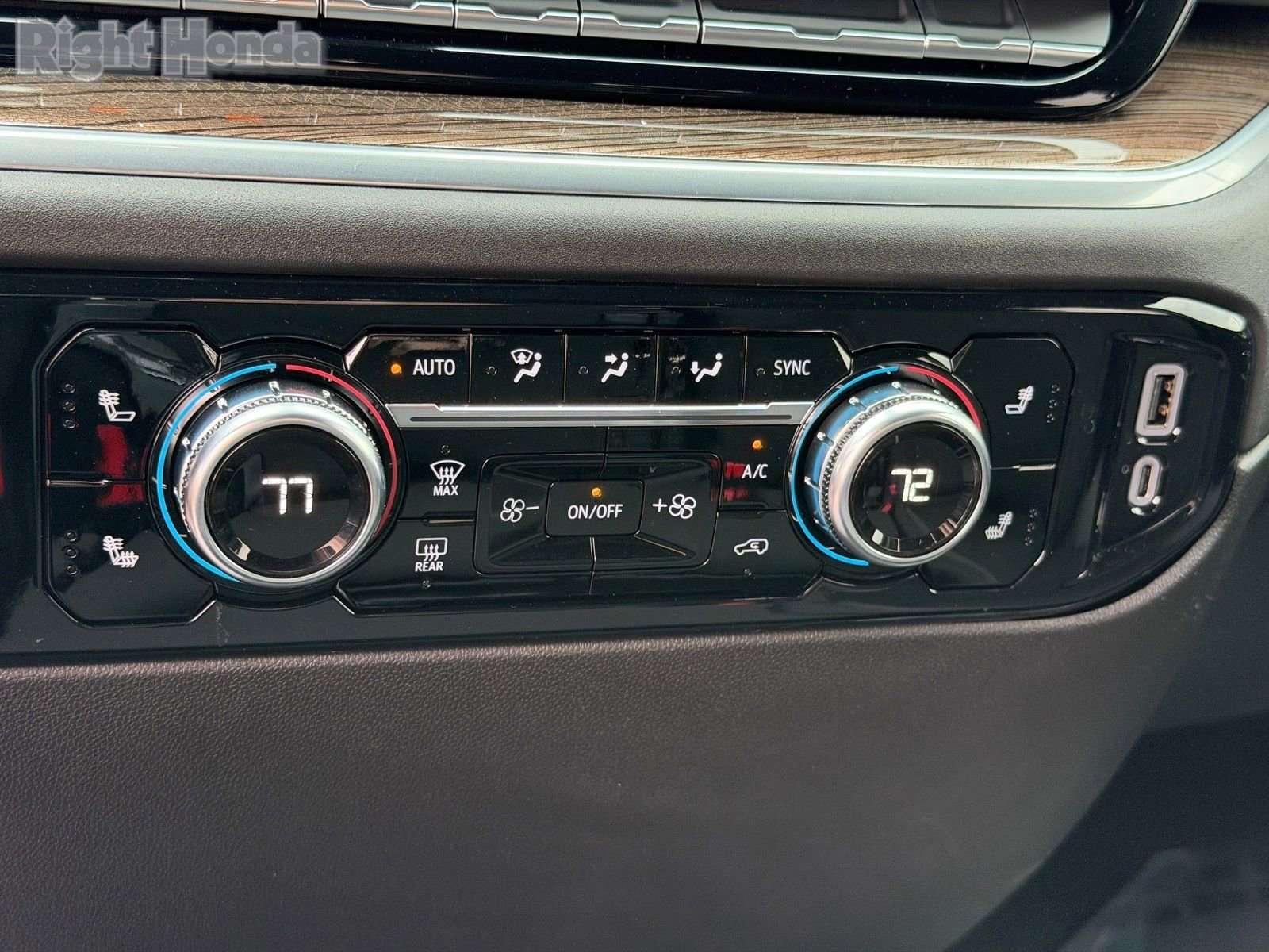 Used 2025 GMC Sierra 1500 Elevation image 27