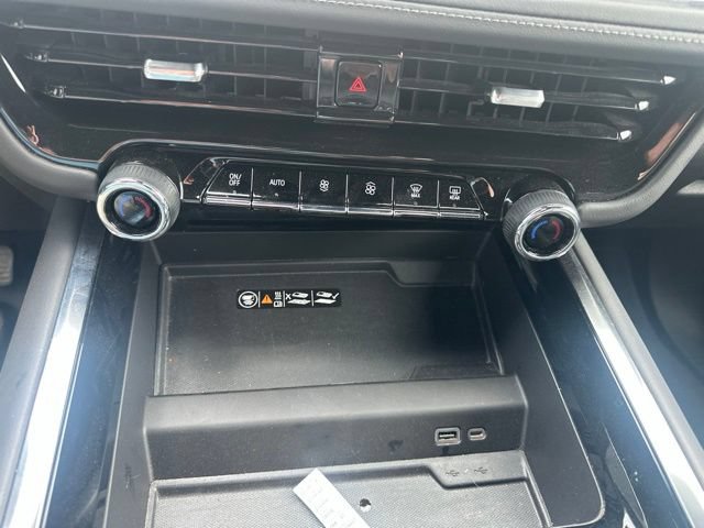 Used 2025 Chevrolet Tahoe Z71 AWD/4WD image 16