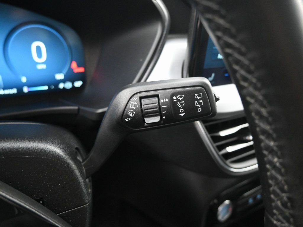 Used 2025 Ford Escape Platinum image 18