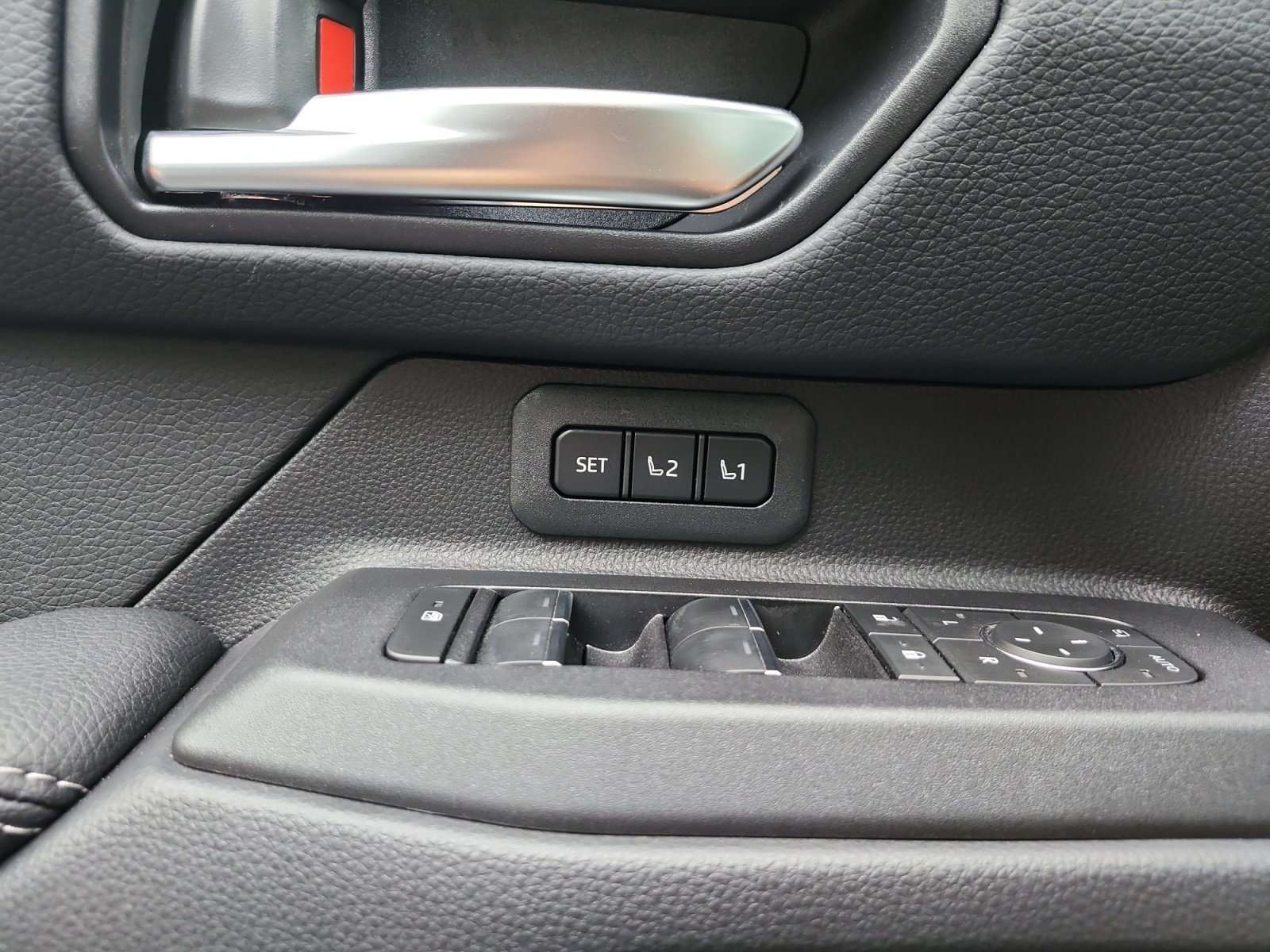 Used 2025 Toyota Land Cruiser w/ Premium Package AWD/4WD image 19