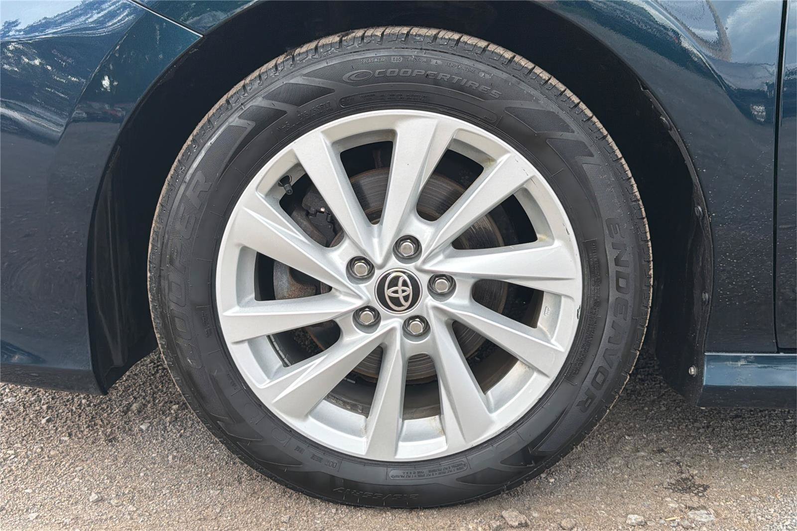 Used 2021 Toyota Camry LE FWD image 29