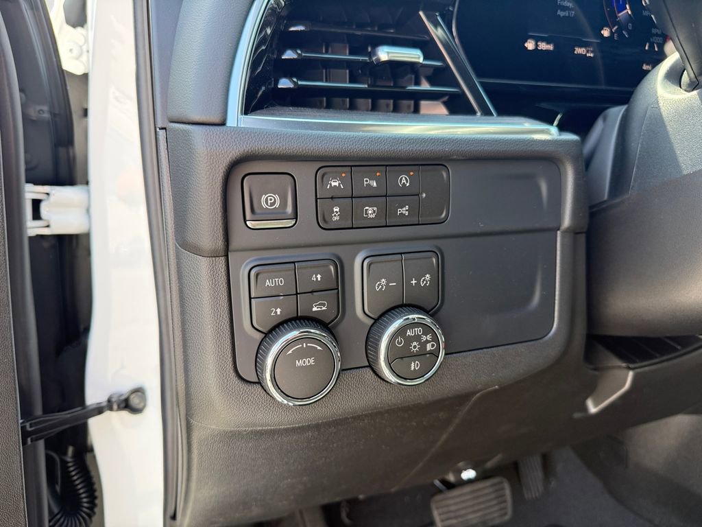 New 2026 Chevrolet Tahoe LT w/ Comfort Package AWD/4WD image 17