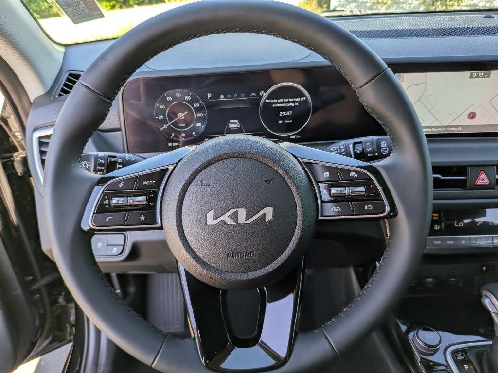 Certified 2026 Kia Seltos EX FWD image 31