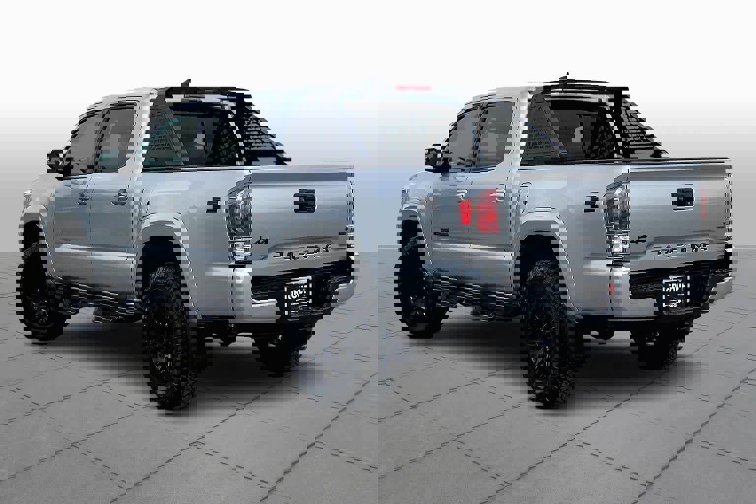 Used 2023 Toyota Tacoma TRD Sport image 12