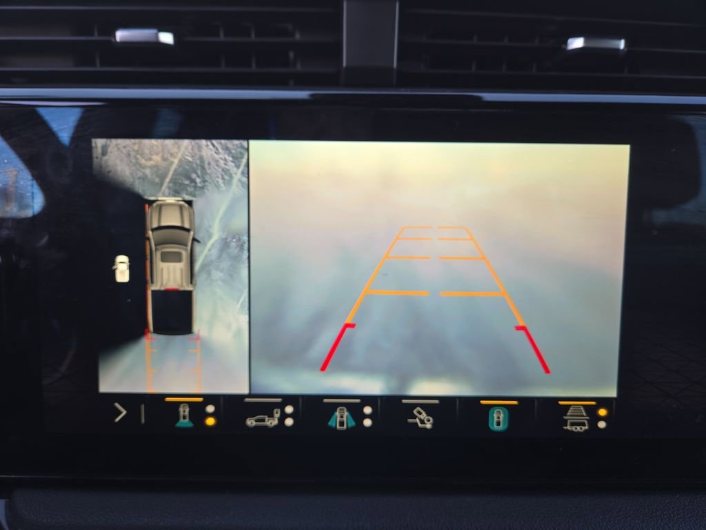 Used 2023 GMC Sierra 1500 AT4 w/ AT4 Premium Package image 21