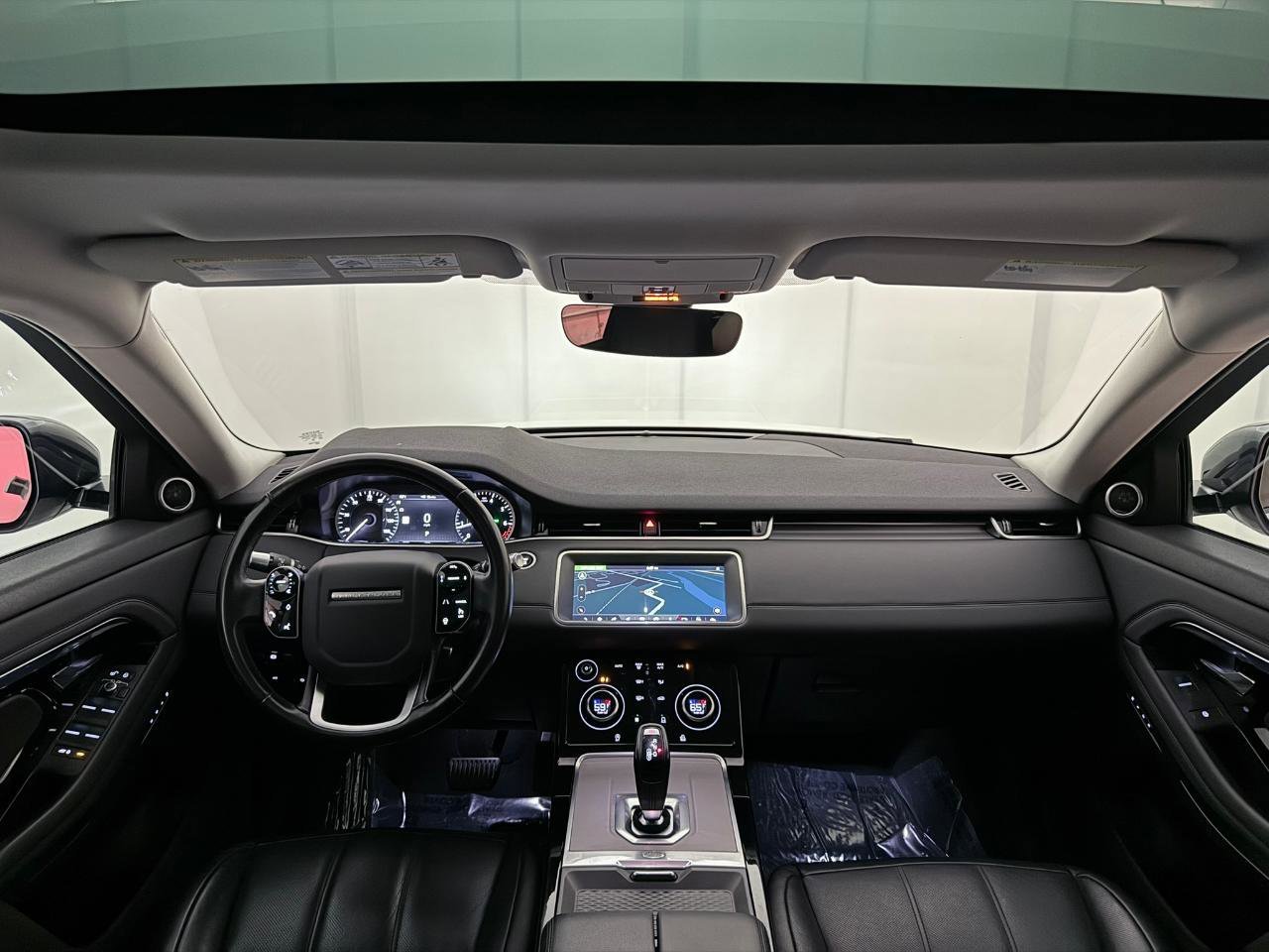 Used 2020 Land Rover Range Rover Evoque S AWD/4WD image 27