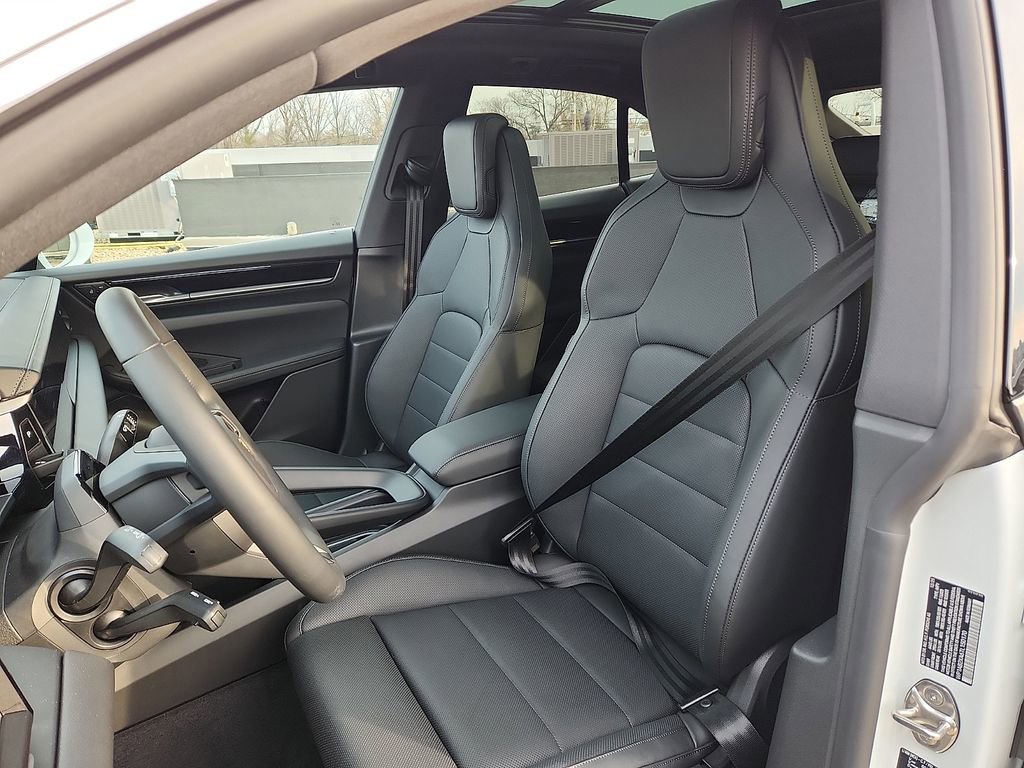 New 2026 Porsche Macan 4S Electric image 5