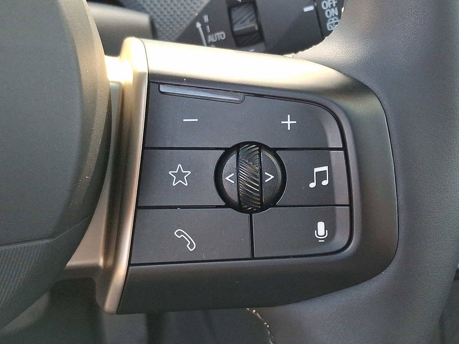 Used 2025 MINI Cooper 2-Door Hardtop image 23