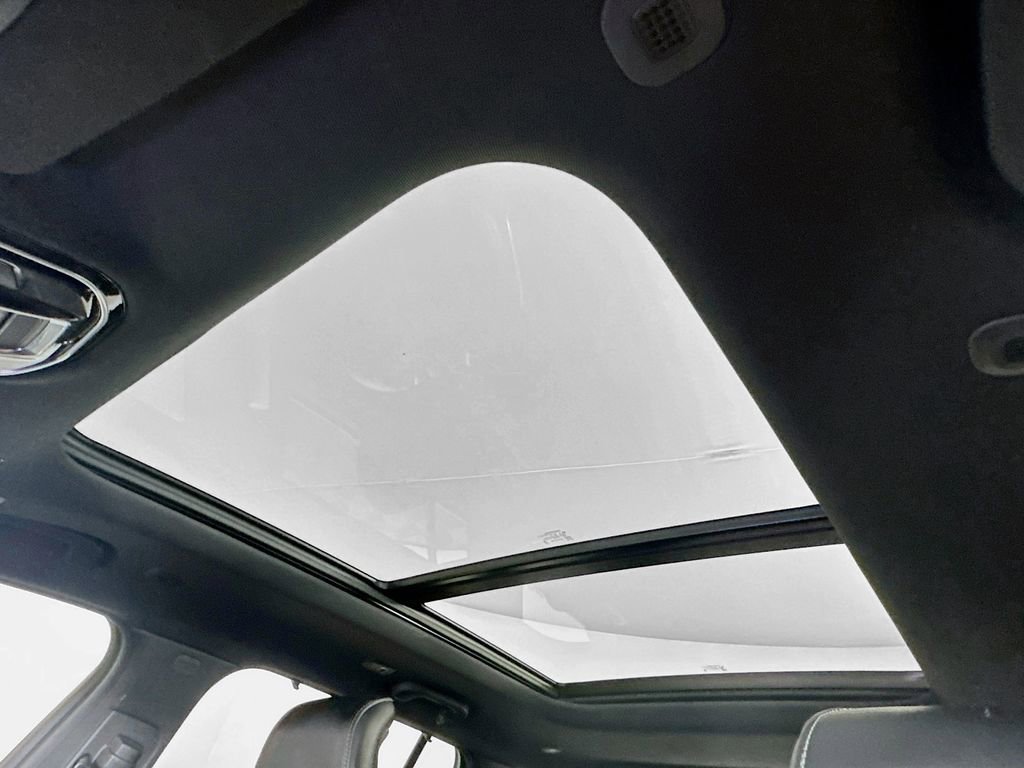 Used 2023 Jeep Grand Cherokee Overland w/ Luxury Tech Group IV image 21