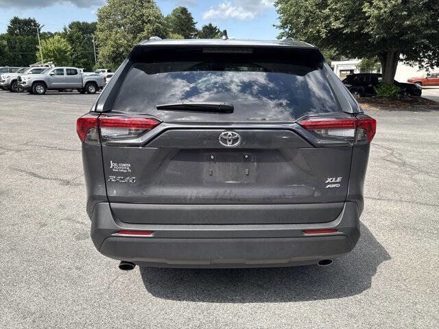 Used 2022 Toyota RAV4 XLE image 10
