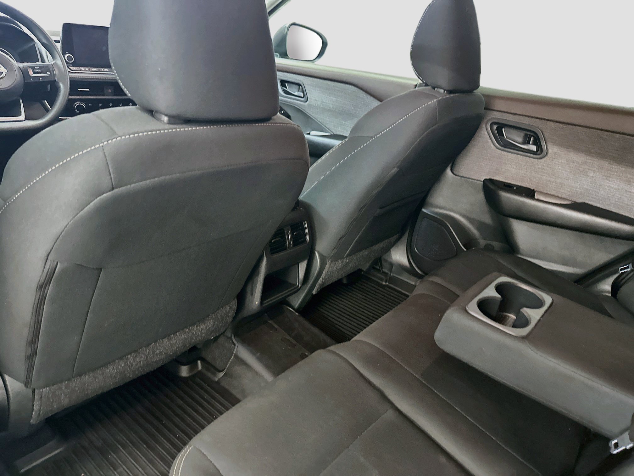 Used 2023 Nissan Rogue S AWD/4WD image 27