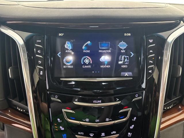 Used 2017 Cadillac Escalade ESV Luxury AWD/4WD image 6