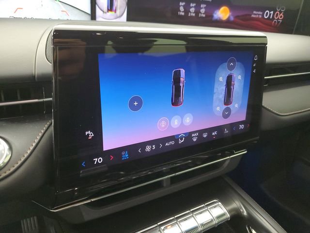 Used 2024 Lincoln Nautilus Premier w/ Jet Appearance Package image 30
