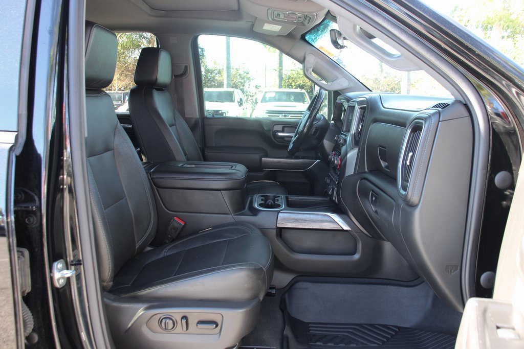 Used 2020 Chevrolet Silverado 2500 LTZ w/ LTZ Premium Package image 38