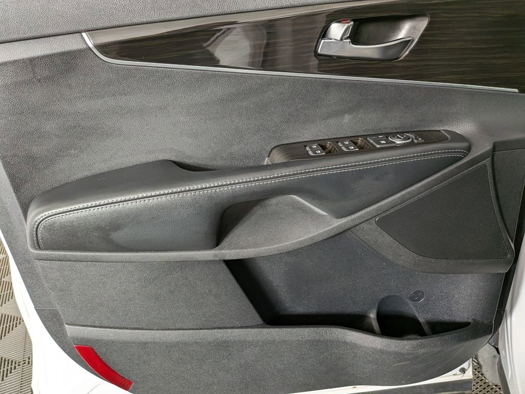 Used 2020 Kia Sorento S image 15