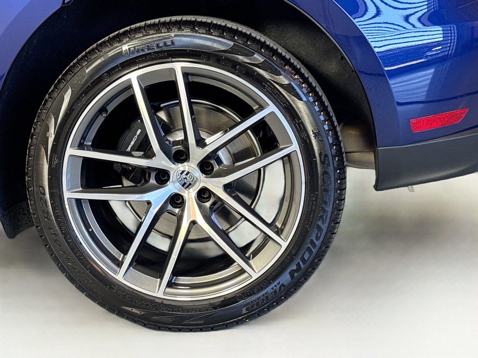 Certified 2025 Porsche Macan image 23