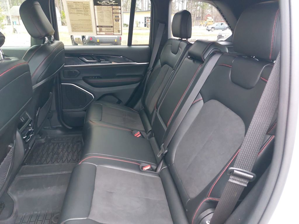Used 2022 Jeep Grand Cherokee Trailhawk image 35
