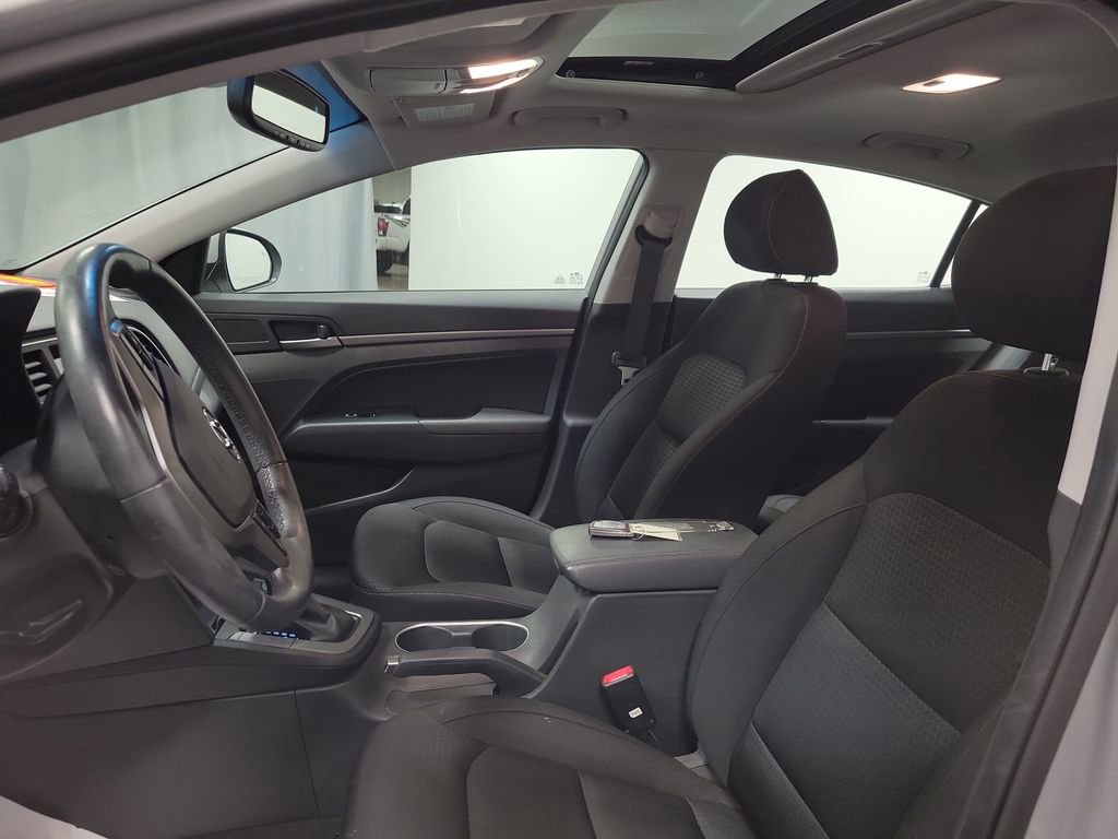 Used 2017 Hyundai Elantra Value Edition FWD image 12