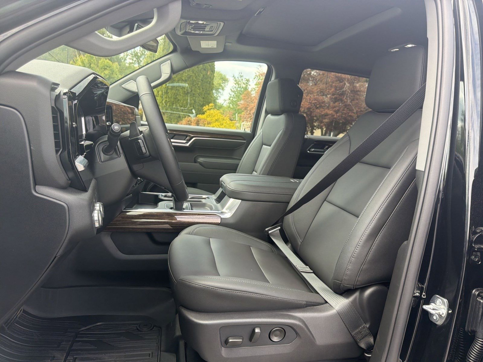 New 2026 GMC Sierra 1500 Elevation w/ Elevation Premium Package AWD/4WD image 13