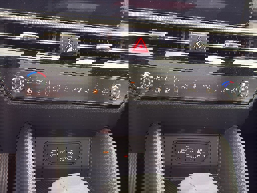 New 2026 Kia Sportage SX image 16