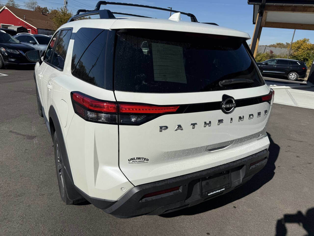 Used 2022 Nissan Pathfinder SV image 12