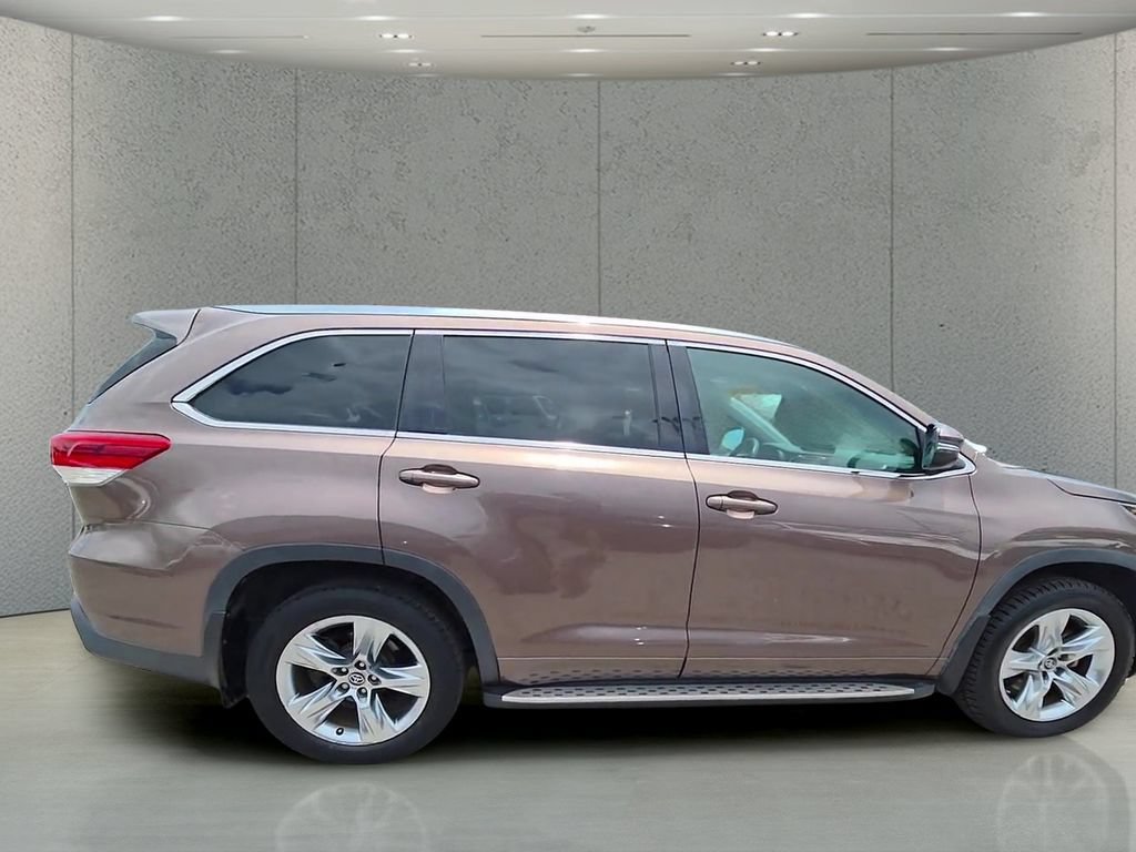 Used 2019 Toyota Highlander Limited FWD image 39