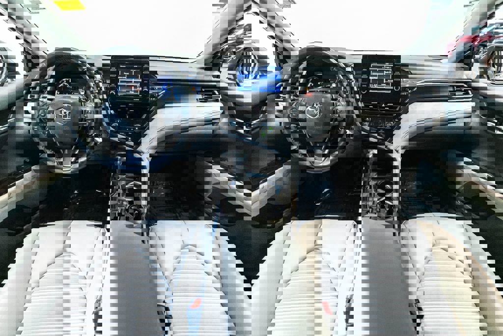 Certified 2022 Toyota Camry SE w/ Carpet Mat Package (TMS) AWD/4WD image 13