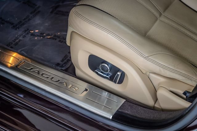 Used 2016 Jaguar XJ R-Sport RWD image 19