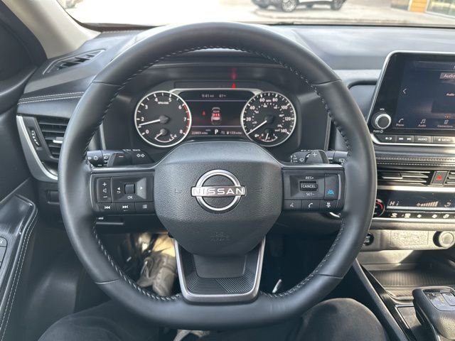 Used 2025 Nissan Rogue SV image 25