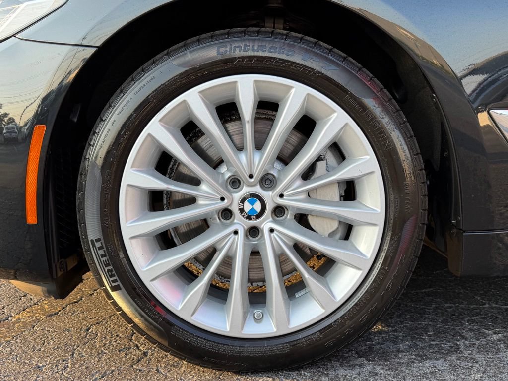 Used 2023 BMW 530i xDrive w/ Convenience Package AWD/4WD image 7