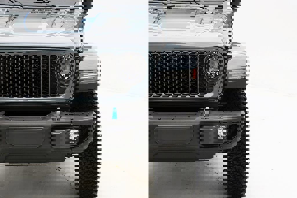 Used 2024 Jeep Wrangler Unlimited Rubicon 4xe image 5