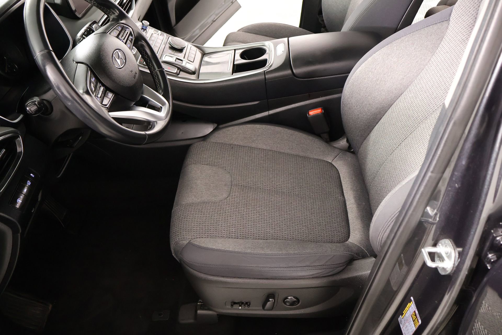 Used 2023 Hyundai Santa Fe SEL image 11