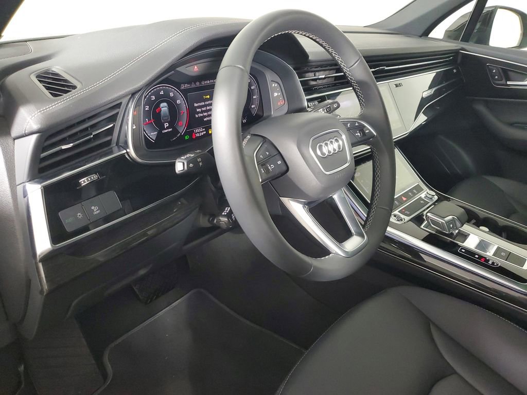 Used 2025 Audi Q7 2.0T Premium w/ Convenience Package AWD/4WD image 24