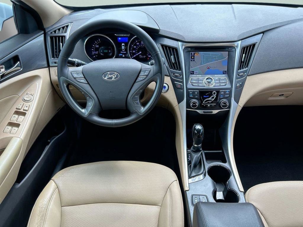 Used 2015 Hyundai Sonata Limited w/ Option Group 02 image 16