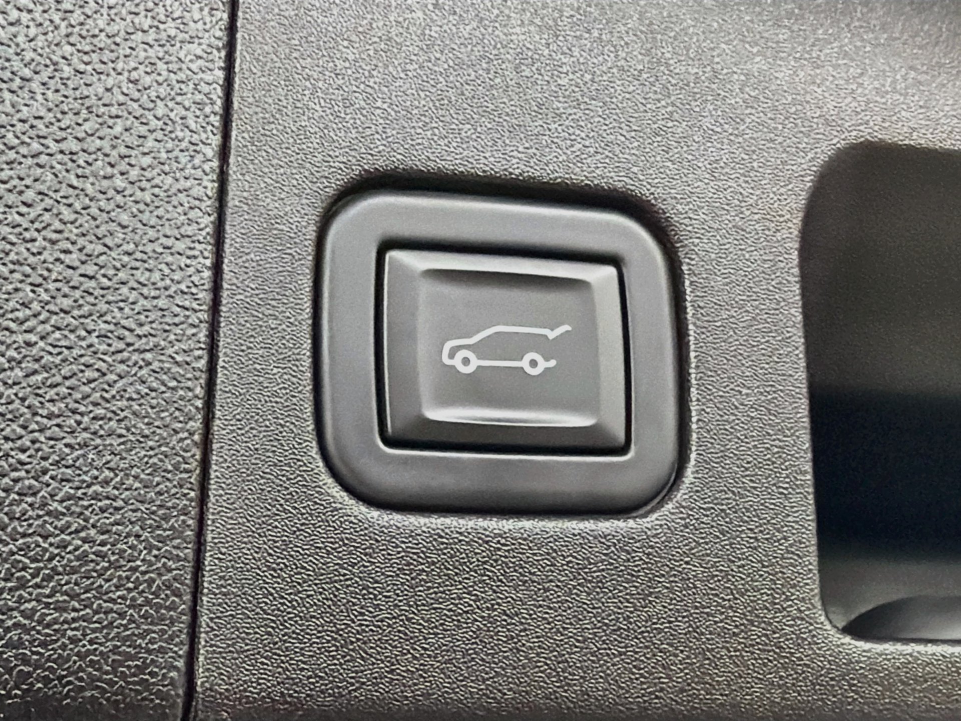 Certified 2022 Cadillac XT5 Premium Luxury FWD image 15