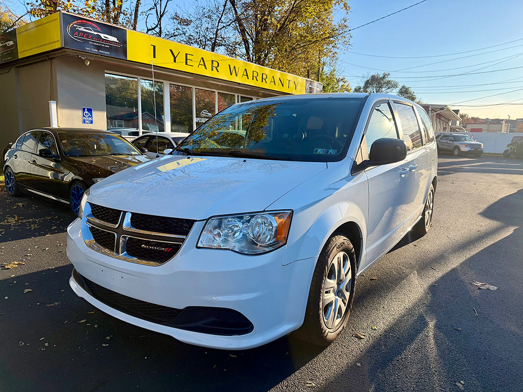 Used 2018 Dodge Grand Caravan SE w/ UConnect Hands-Free Group