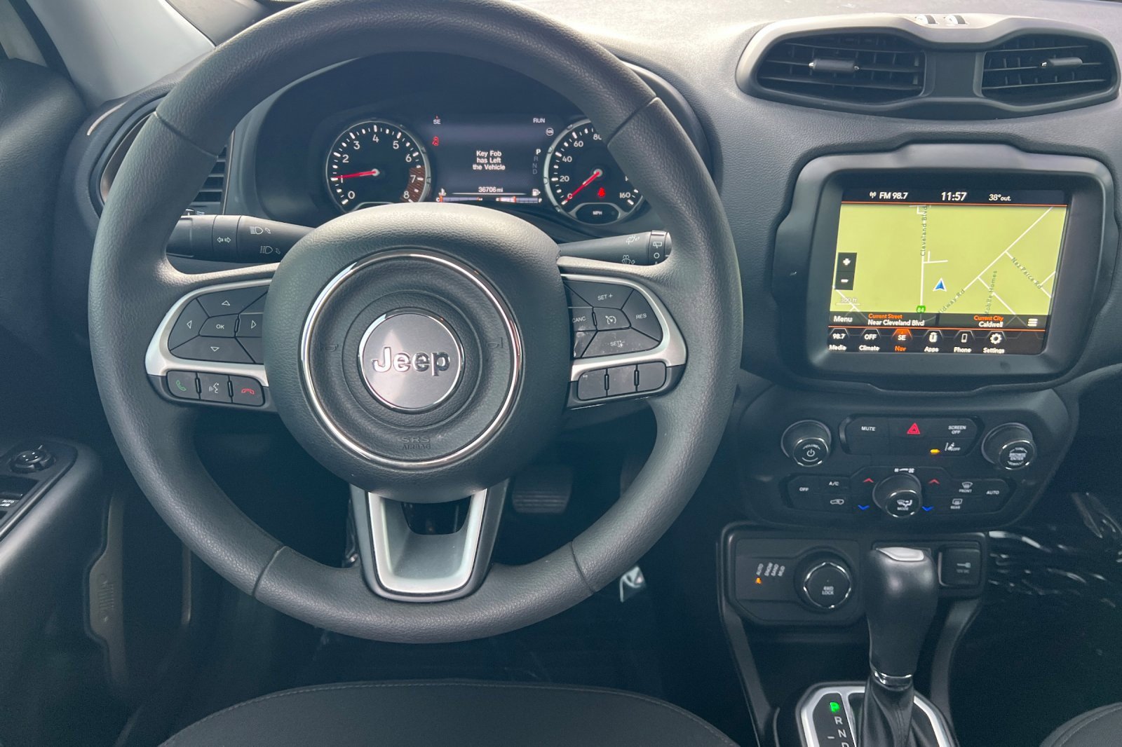 Used 2023 Jeep Renegade Latitude image 11