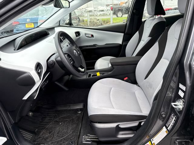 Used 2020 Toyota Prius LE image 16