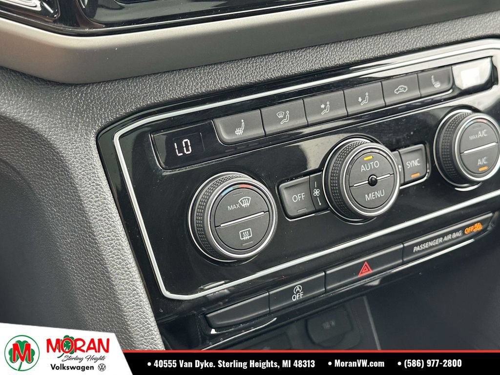 Certified 2023 Volkswagen Atlas Cross Sport SE w/ Panoramic Sunroof Package AWD/4WD image 28