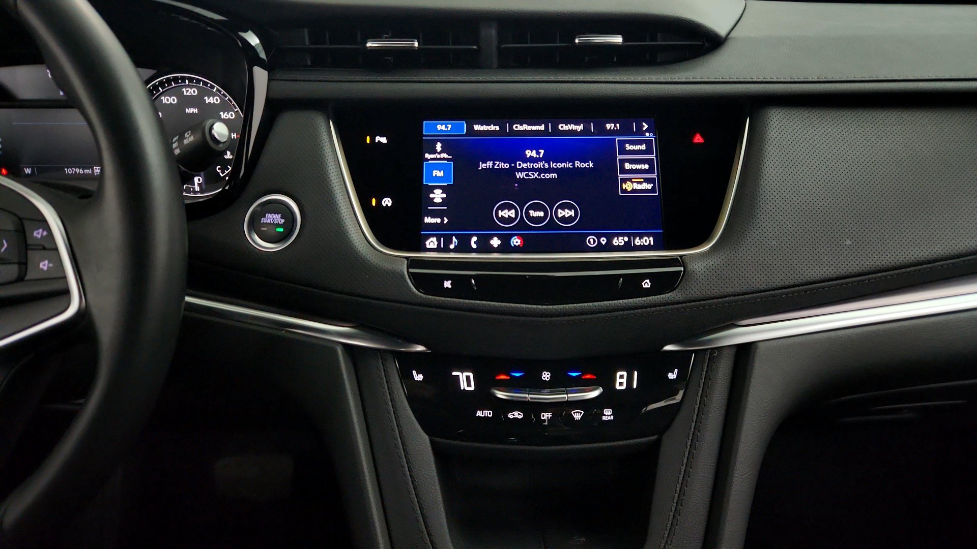 Certified 2024 Cadillac XT5 Luxury w/ LPO, Floor Liner Package AWD/4WD image 20