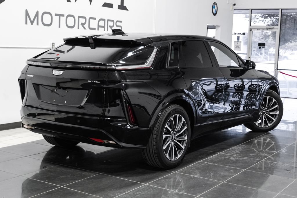 Used 2024 Cadillac Lyriq Sport AWD/4WD image 9
