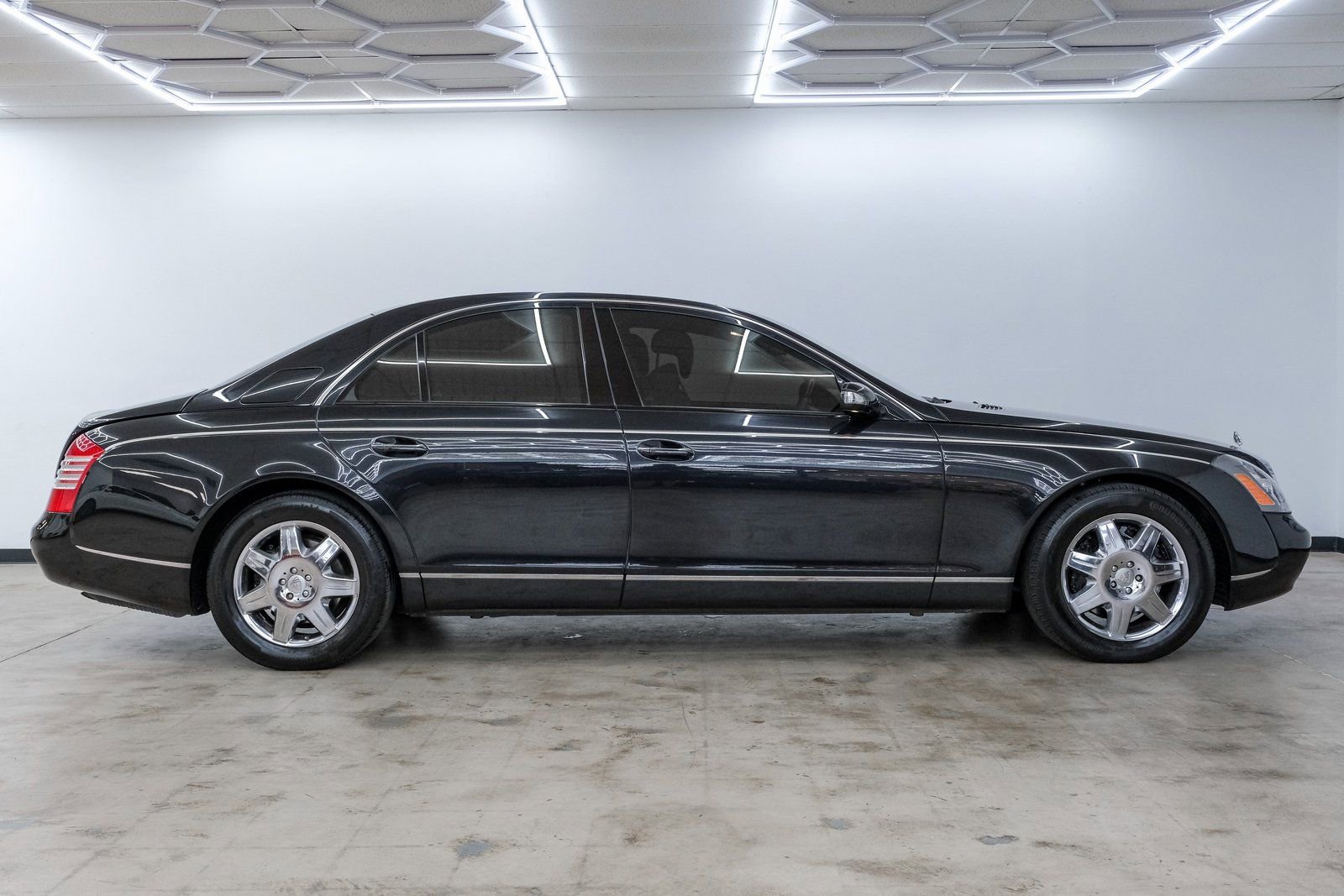 Used 2005 Maybach 57 image 4