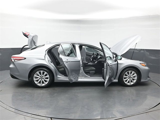 Used 2020 Toyota Camry LE image 46