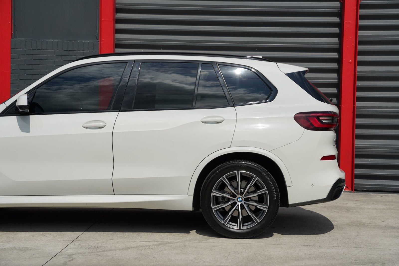 Used 2022 BMW X5 sDrive40i w/ M Sport Package RWD image 8