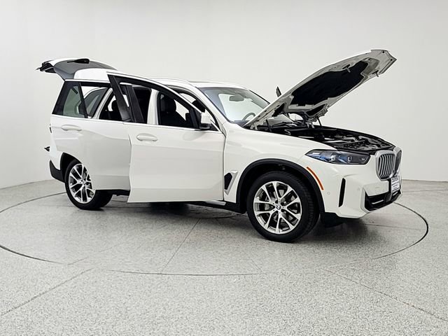 Used 2024 BMW X5 xDrive40i w/ Premium Package AWD/4WD image 10