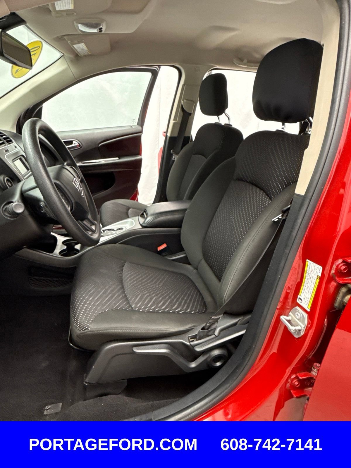Used 2019 Dodge Journey SE FWD image 9