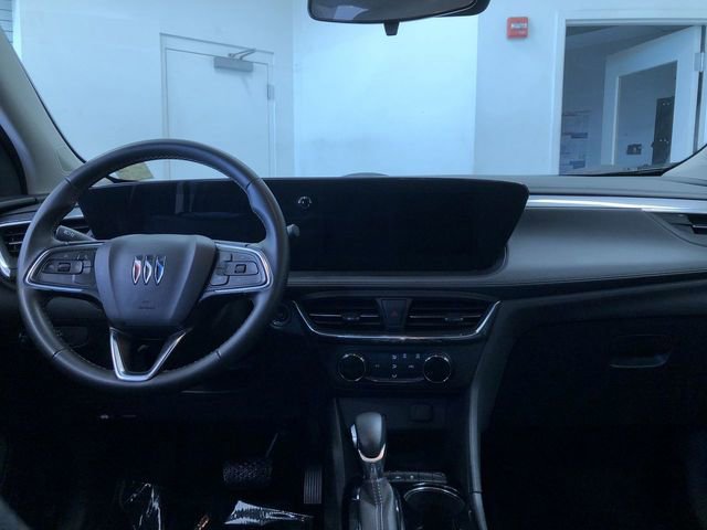 Used 2025 Buick Encore GX Preferred AWD/4WD image 18
